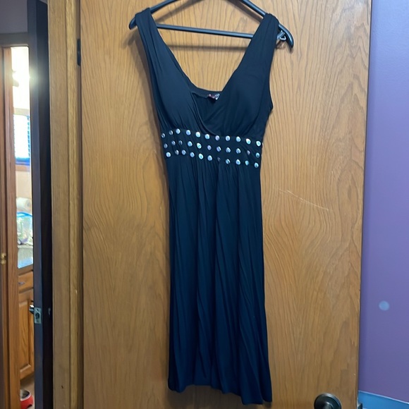 Light weight black dress. Great for travel. Worn once. - Picture 2 of 5
